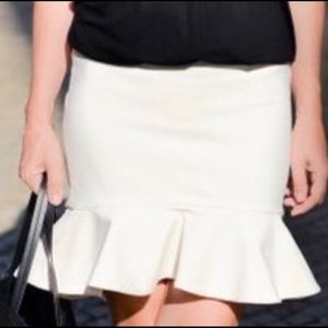 Zara Ivory Cream ruffle hem skirt